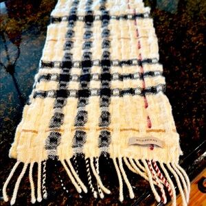 Burberry Merino wool scarf